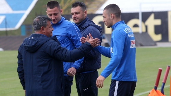 Група от 17 футболисти определи старши треньорът на Левски Георги Тодоров