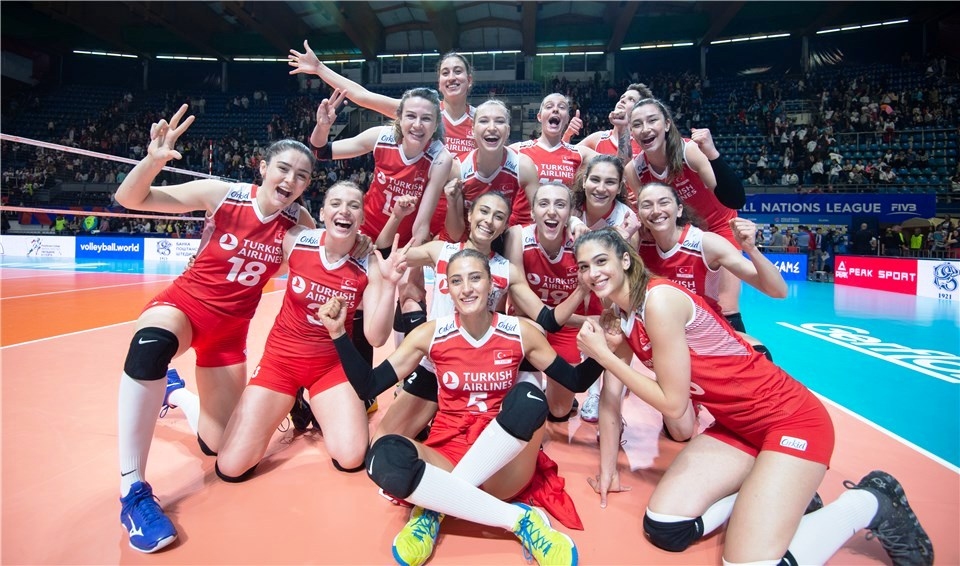 Волейболистките от националния отбор на Турция нанесоха първа загуба на