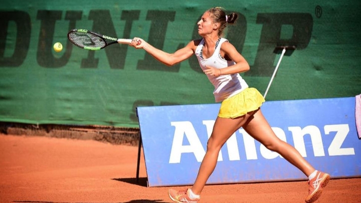 Габриела Михайлова загуби финала на турнира по тенис на червени