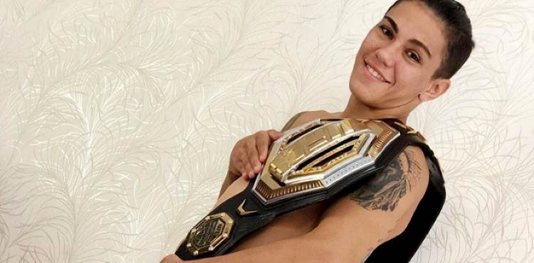 Новата шампионка на UFC в категория сламка Жесика Андраже