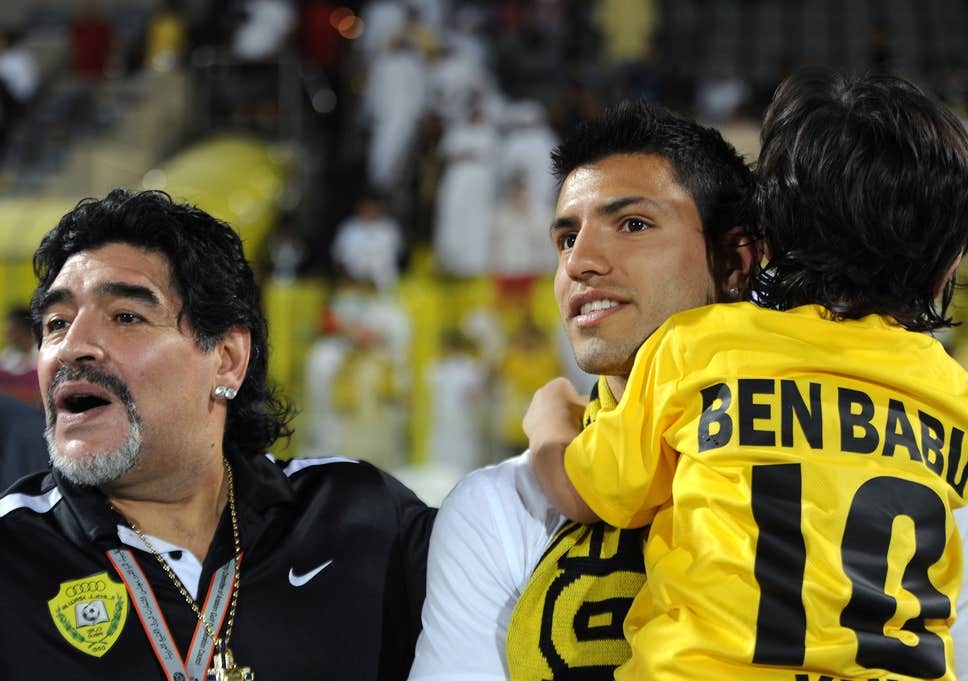 Венец от благороден медал ще получи нападателят Серхио Агуеро от