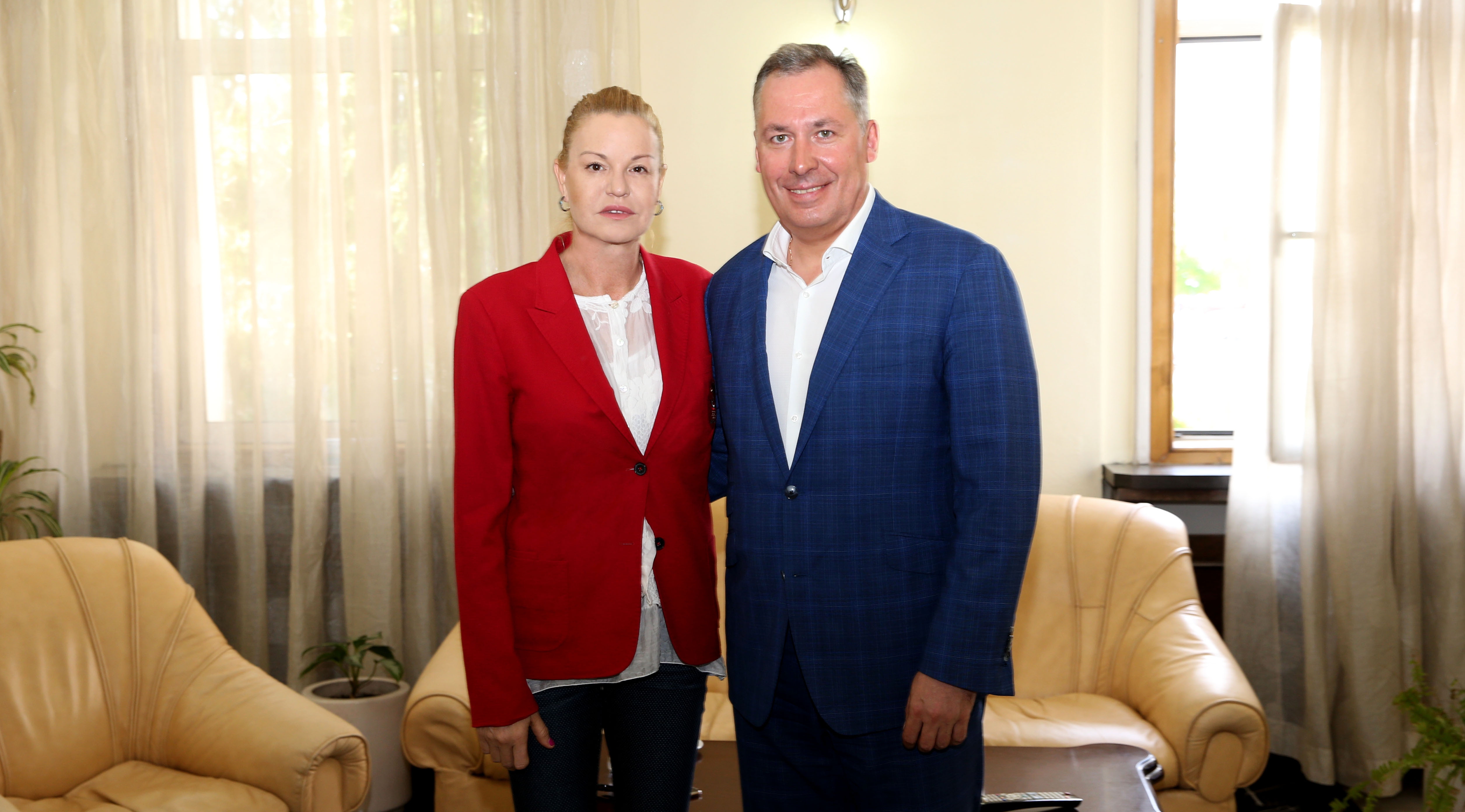 Председателят на БОК Стефка Костадинова посрещна президента на Руския олимпийски