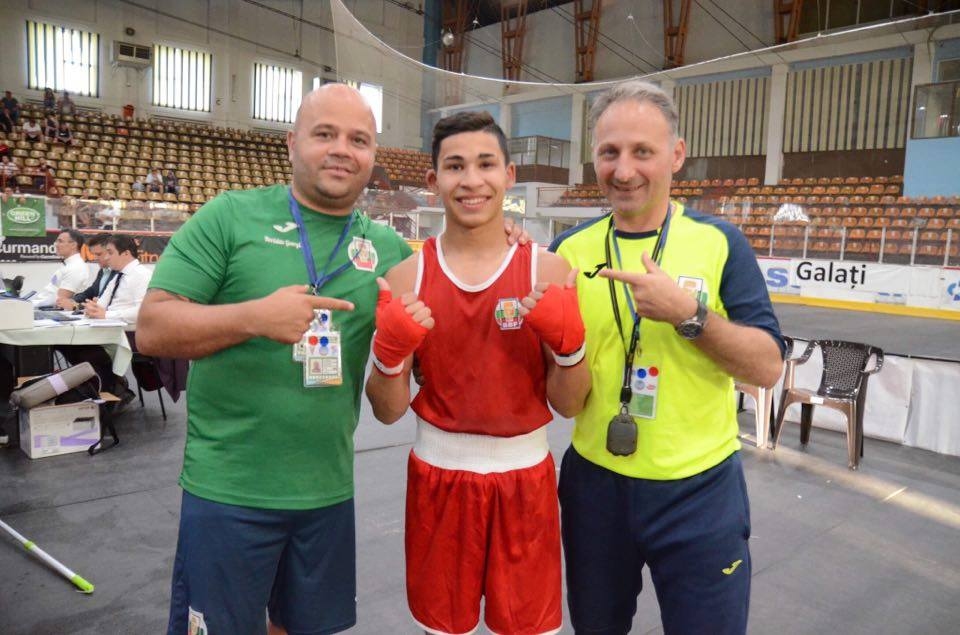 Радослав Росенов стана четвъртият български боксьор който ще се бие