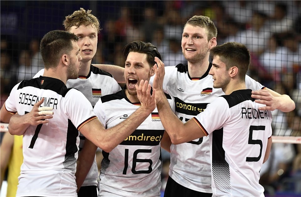 Волейболистите от националния отбор на Германия се спасиха от истински