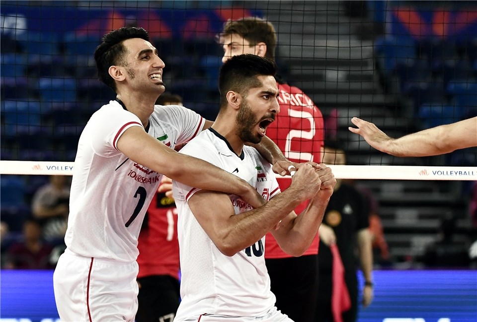 Националите на Иран завършиха перфектно първия уикенд от Волейболната лига