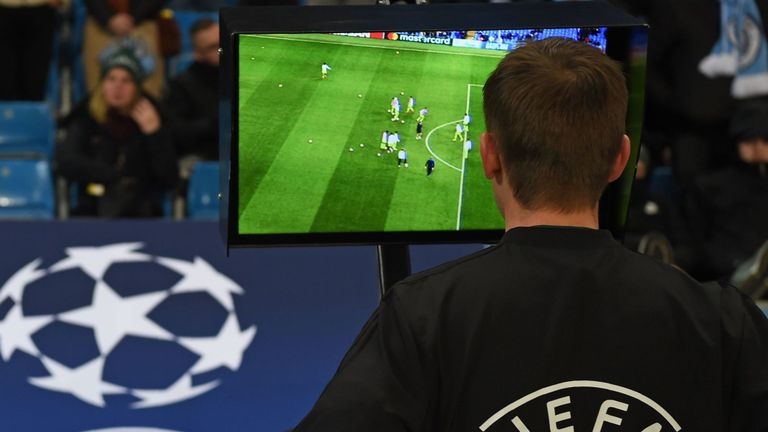 УЕФА за първи път ще използва технологията ВАР на ниво