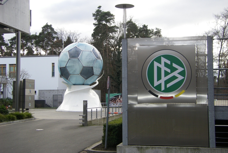 Германският футболен съюз планира да призове Юрген Клоп обратно в