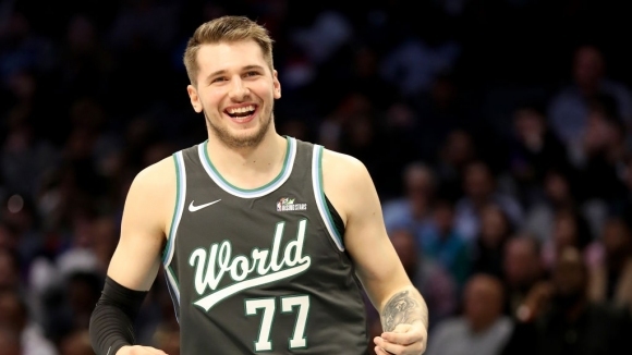 Словенският гард на Далас Лука Дончич се наслаждава на заслужена