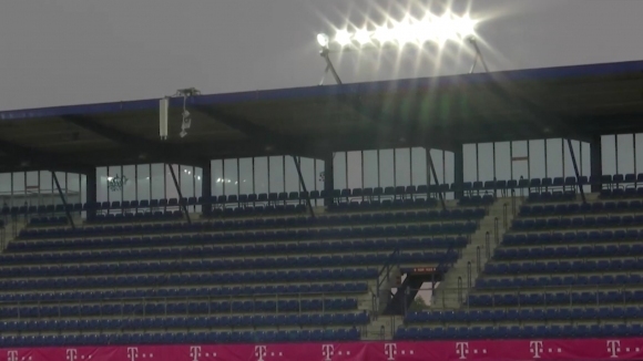 Националният отбор на Чехия забави последната си тренировка преди утрешната