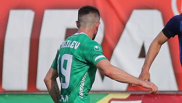 Защитникът на Берое Александър Василев е в полезрението на Лвски