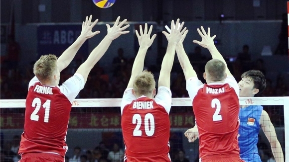 Световният волейболен шампион Полша завърши с победа втория уикенд от