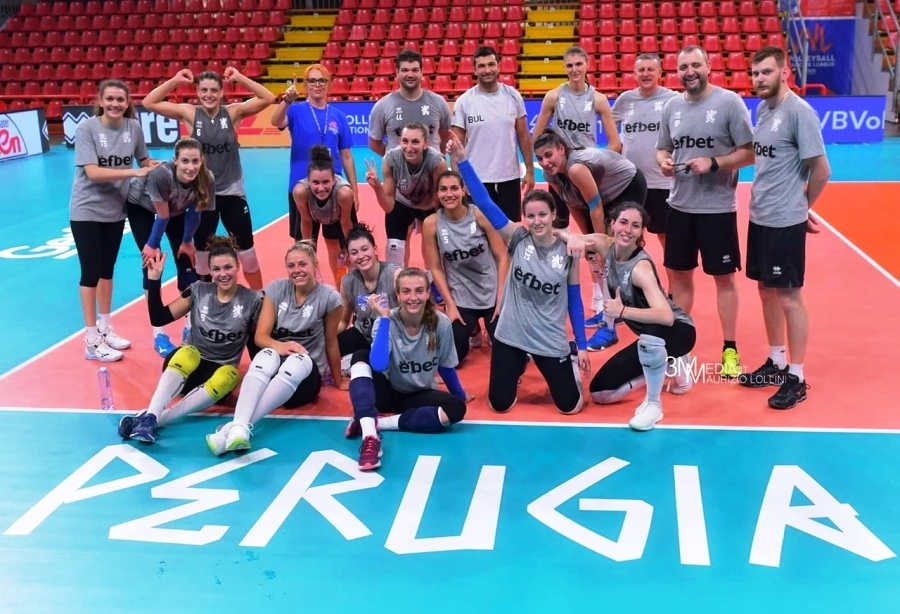 Женският национален отбор на България по волейбол направи първа тренировка