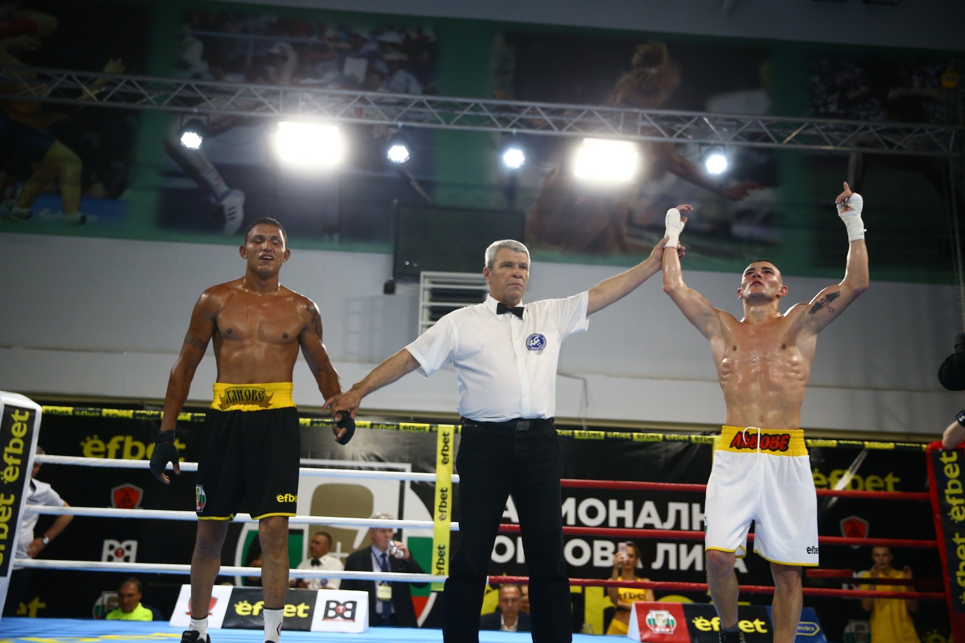 Грандиозно шоу поднесе първият кръг на Националната боксова лига Efbet