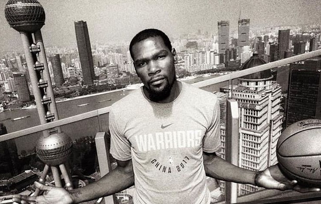 Крилото на Голдън Стейт Кевин Дюрант е претърпял операция на