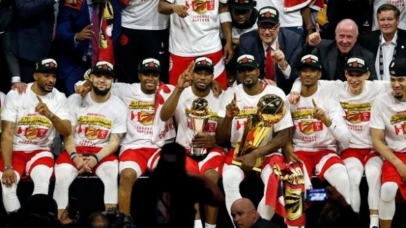 Торонто Раптърс е шампионът на Националната Баскетболна Асоциация през сезон