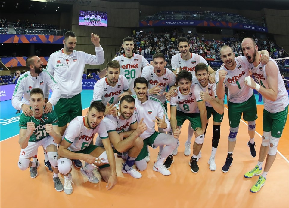 Волейболистите от националния отбор на България ще гонят днес трета