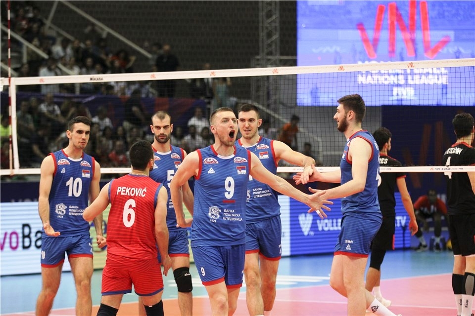 Националния волейболен отбор на Сърбия постигна втора поредна много драматична