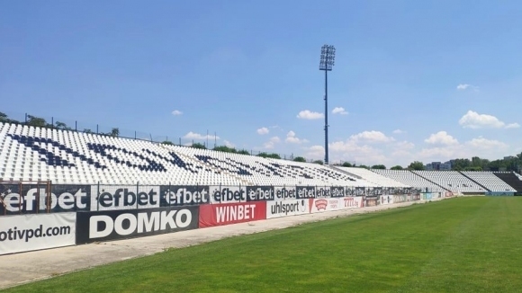 Сериозна работа тече на стадион Локомотив в парк “Лаута”, похвалиха