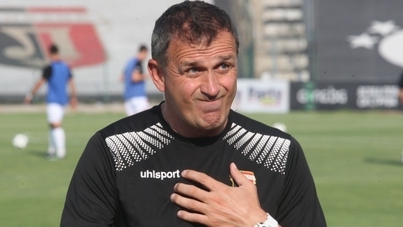 Треньорът на Локомотив Пловдив Бруно Акрапович се отказа от услугите