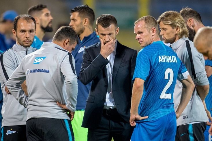 Защитникът на Зенит Александър Анюков вече е част от треньорския