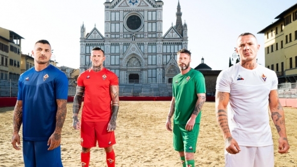 Фиорентина представи новите екипи за гостувания с които ще играе