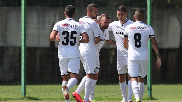 Отборите на Славия и Арда Кърджали играят при резултат 0 0