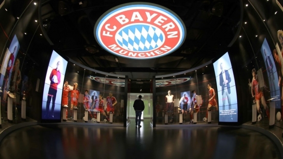 Шампионът в Бундеслигата Байерн Мюнхен ще играе с бели екипи