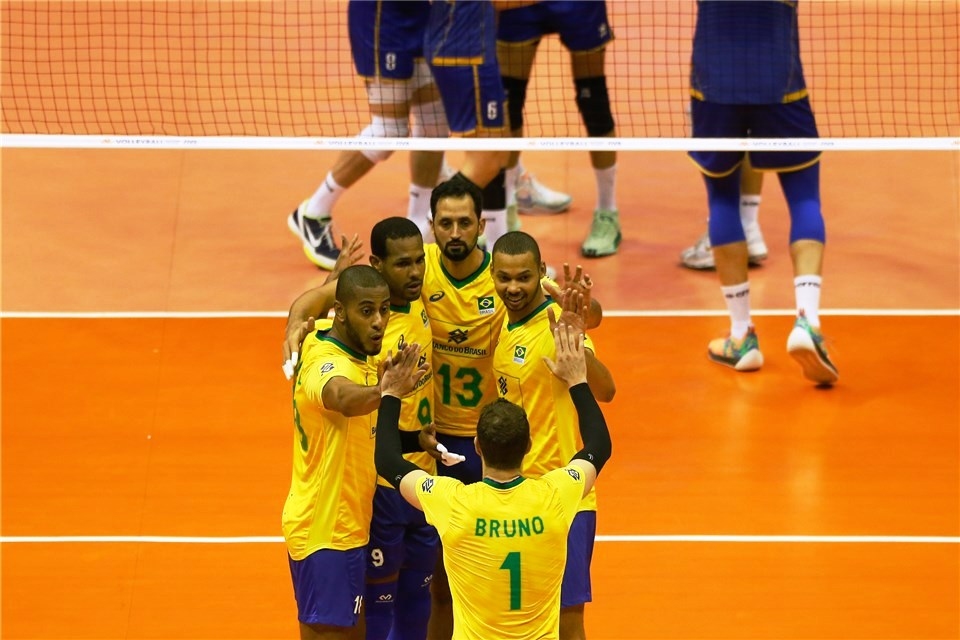 Олимпийският волейболен шампион Бразилия продължава с чудесното си представяне в