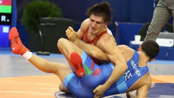 Даниел Александров загуби в репешажите в категория до 77 килограма