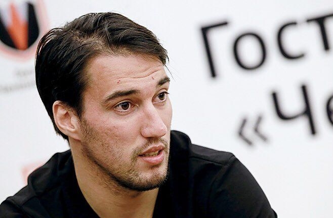 Националът Ивелин Попов се включи в традиционната рубрика на Матч