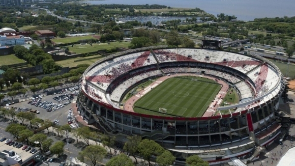 Аржентинският футболен клуб Ривър Плейт отвори вратите на Монументал за