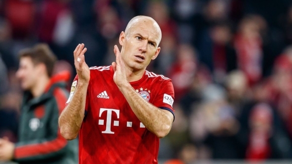 Ариен Робен изненадващо обяви че слага край професионалната си футболна