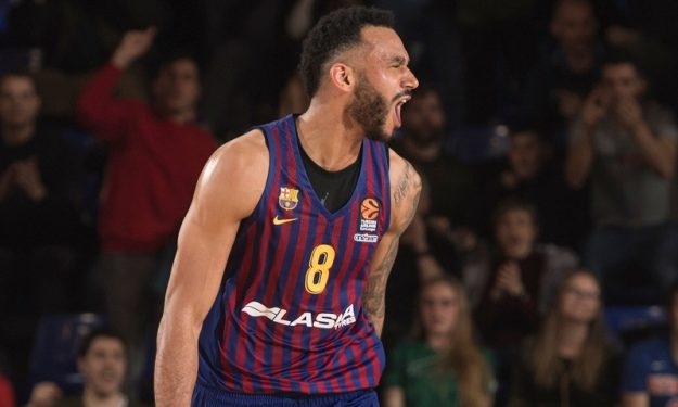 Адам Ханга ще продължи да носи екипа на испанския гранд