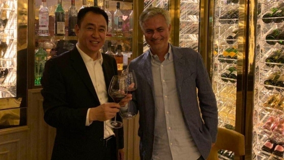 Жозе Моуриньо преговаря с най богатия човек в Китай Хуй