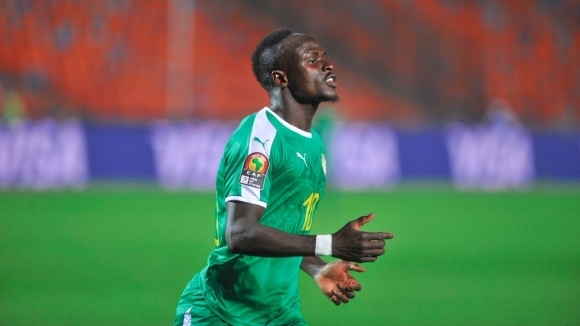 Звездата на Сенегал Садио Мане каза че ще се оттегли