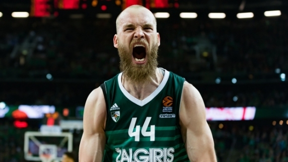 Сребърният медалист от ЕвроБаскет 2015 с Литва Антанас Каваляускас сложи