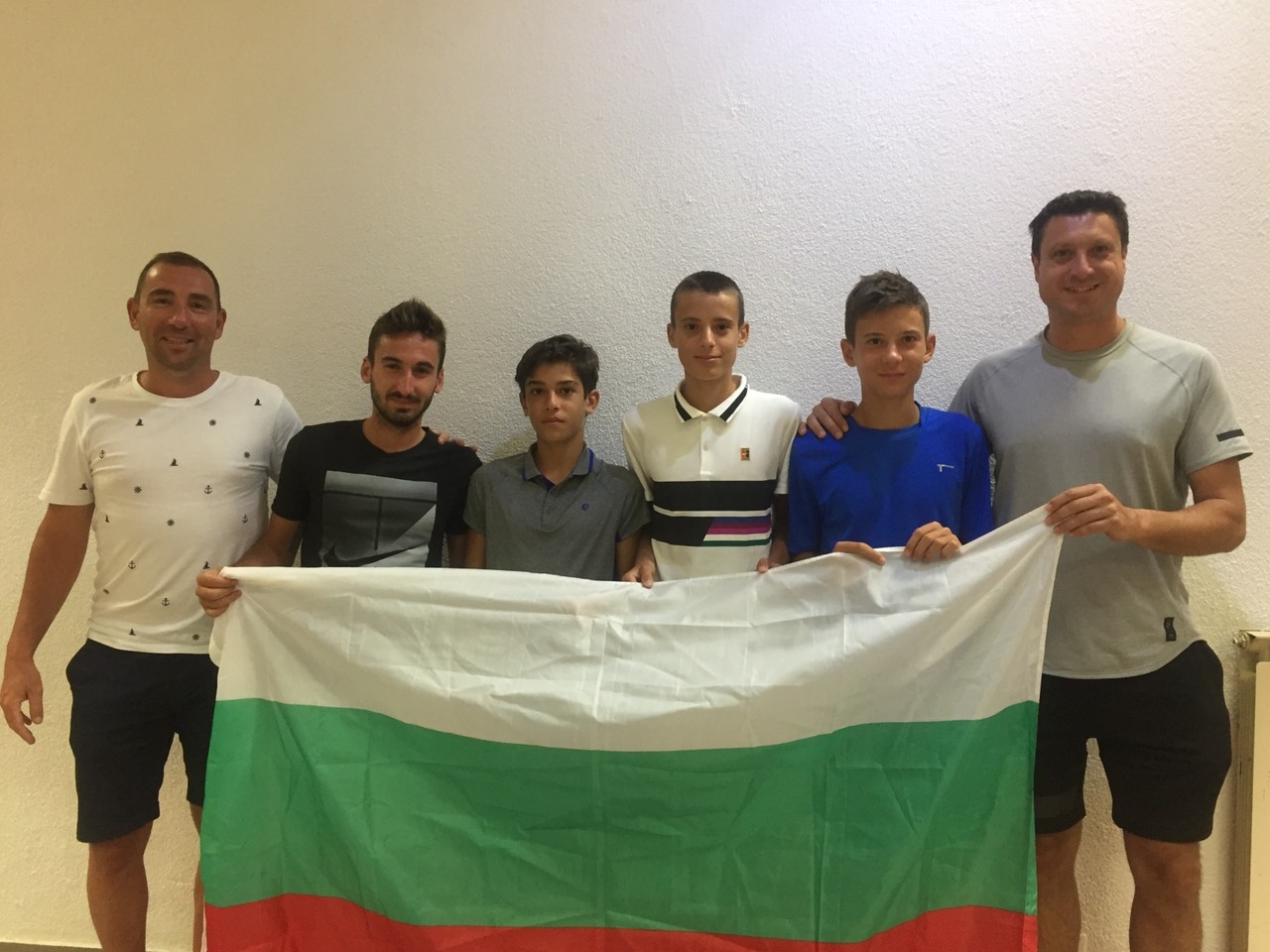 Националите на България по тенис до 14 г юноши се