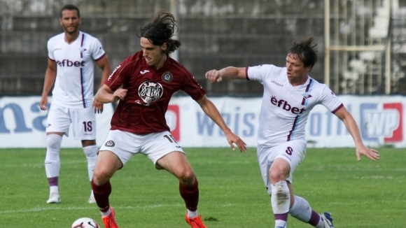 Полузащитникът на Локомотив София Илиян Стефанов ще пропусне старта на