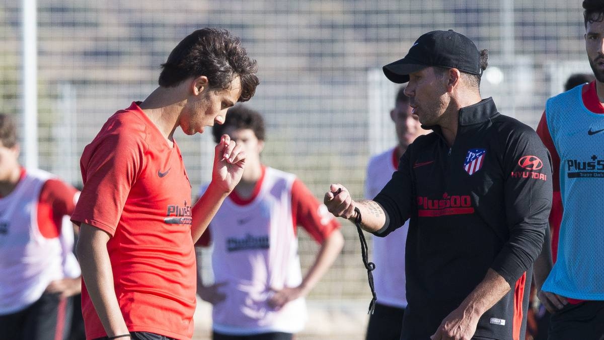 Треньорът на Атлетико Мадрид Диего Симеоне не губи време в