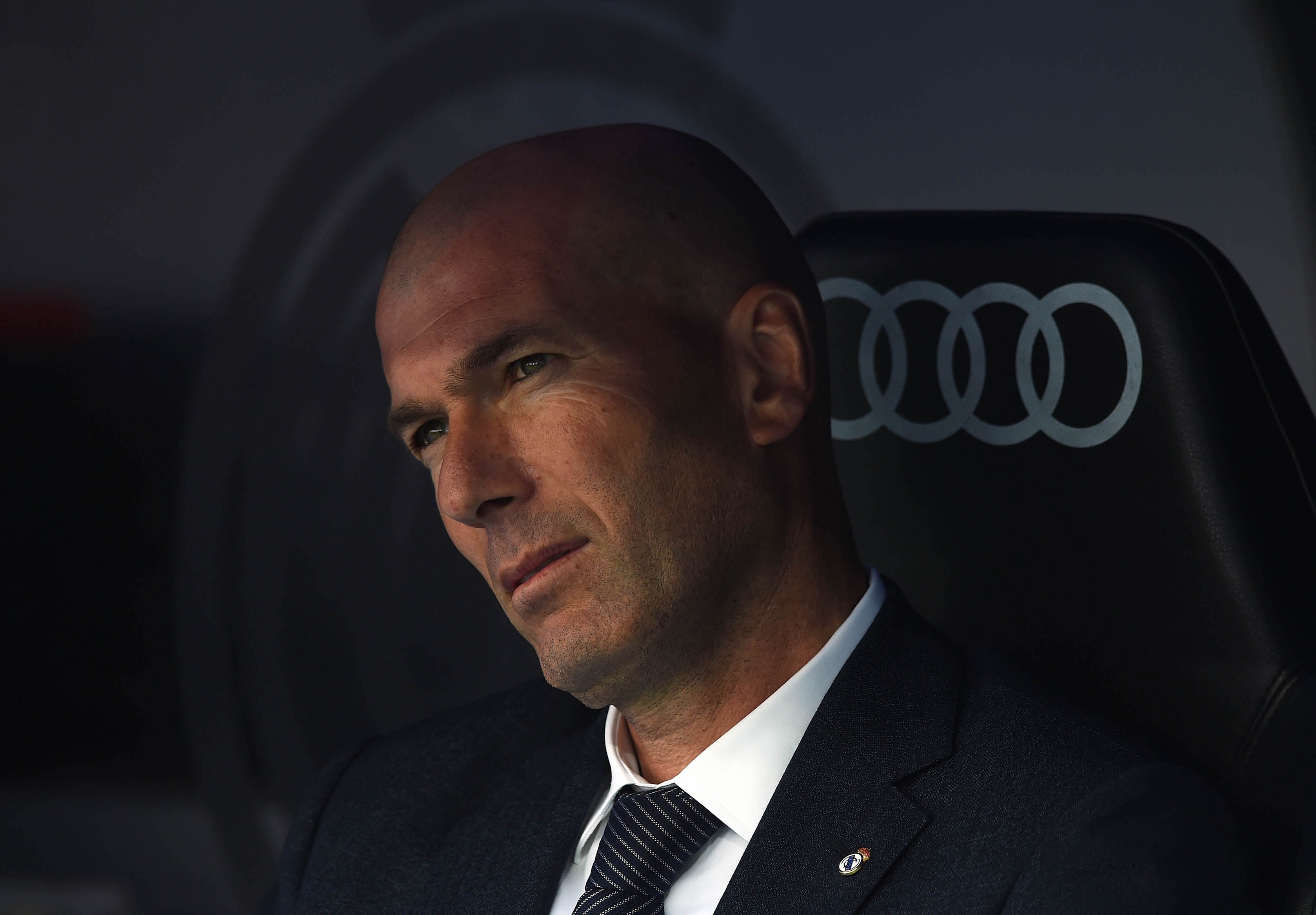 Наставникът на Реал Мадрид Зинедин Зидан напусна подготвителния лагер на