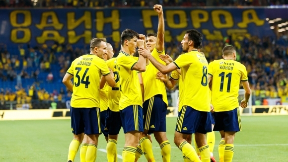 Националът Ивелин Попов и неговият Ростов стартираха с победа новия