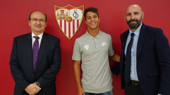 Полузащитникът на Порто Оливер Торес ще играе в Севиля съобщи
