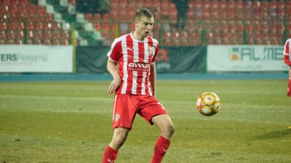 Хърватски полузащитник пристигна в Ботев Пловдив и се очаква да