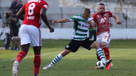 Десният краен бранител на ЦСКА София Иван Турицов със сигурност ще