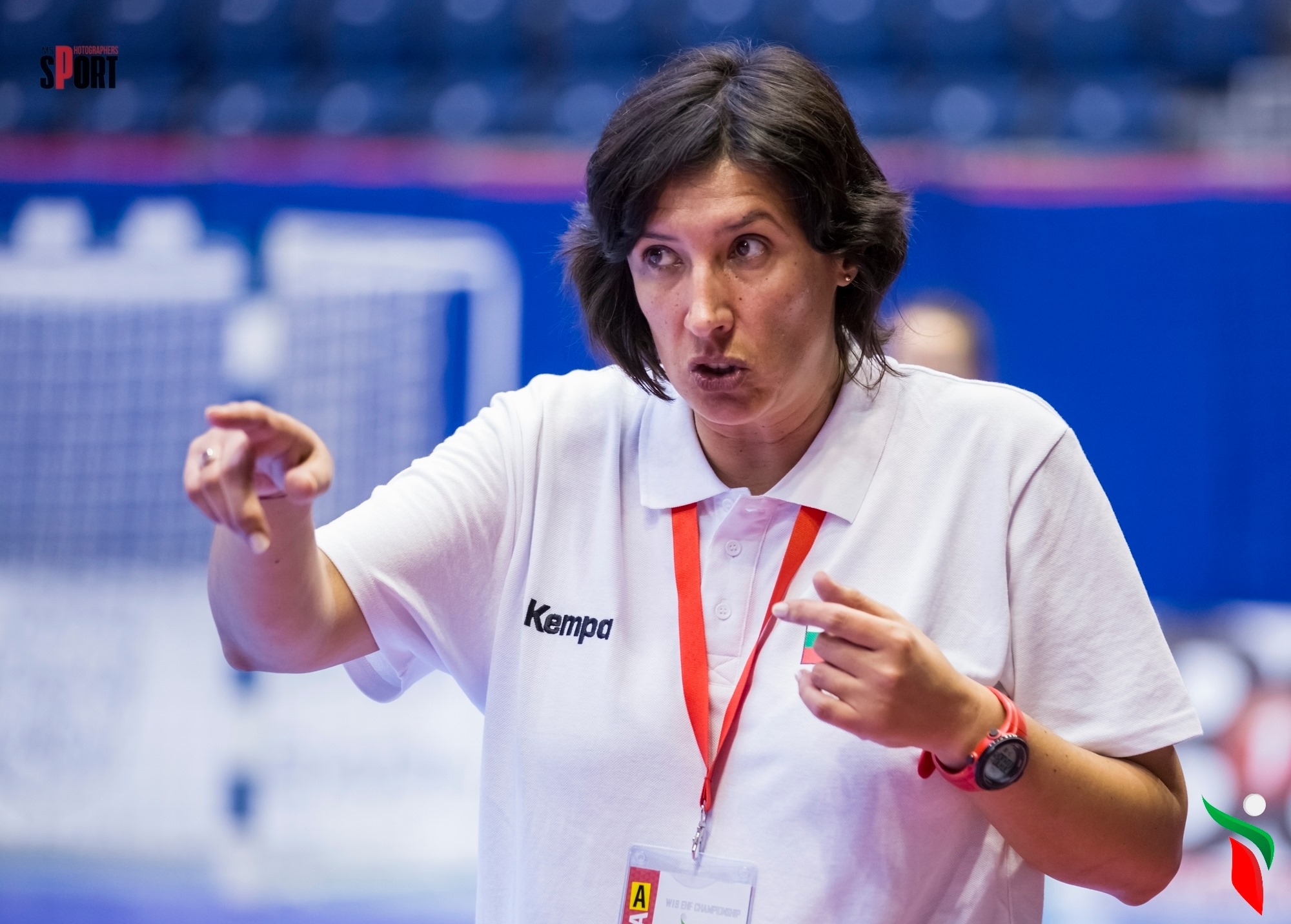 Треньорката на националния отбор на България по хандбал за девойки