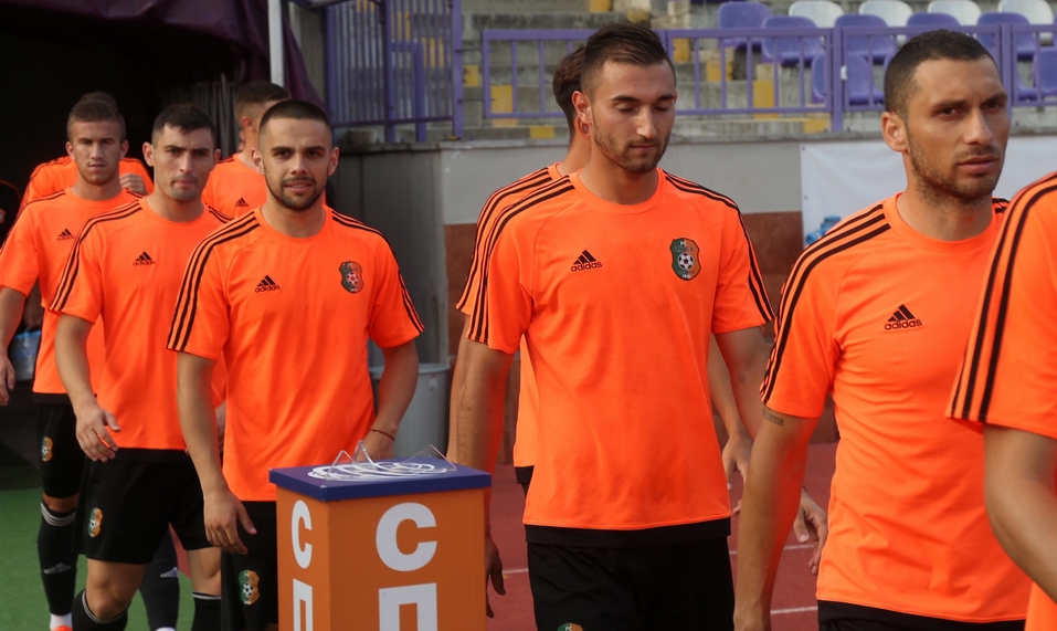 Ударно начало за Литекс 5 0 в Ловеч срещу Локомотив