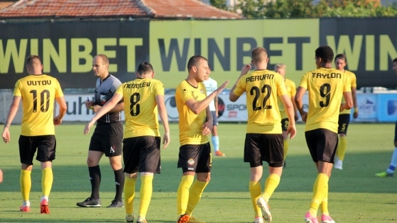 Днес в 18 45 часа Ботев Пловдив приема Дунав Русе в