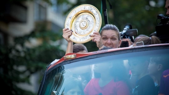 Румънската тенисистка Симоне Халеп проведе парад в родния си град