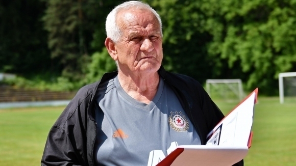 Носителят на КЕШ за 1991 година с Цървена звезда Люпко