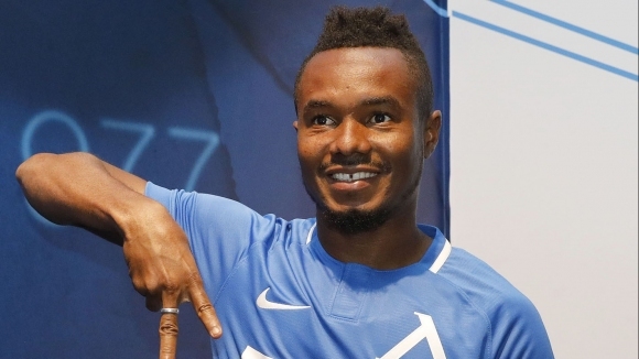 Левски подписа договор с ганайския футболист Насиру Мохамед, съобщава сайтът